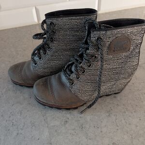 Sorel Women's Lace-Up Ankle Boots in Gray